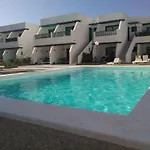 Apartment Mimosas. Bajo Con Wifi. Piscinas Comunitarias