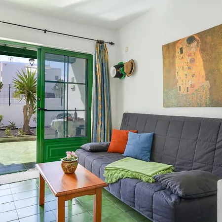 Mimosas. Bajo Con Wifi. Piscinas Comunitarias