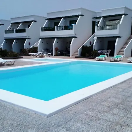 Apartamento Mimosas. Bajo Con Wifi. Piscinas Comunitarias